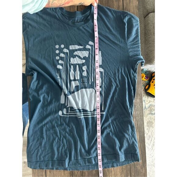 Travis Mathew Dusty Blue Pima Cotton Crewneck T-Shirt Size M Golf Preppy Summer - Picture 12 of 13